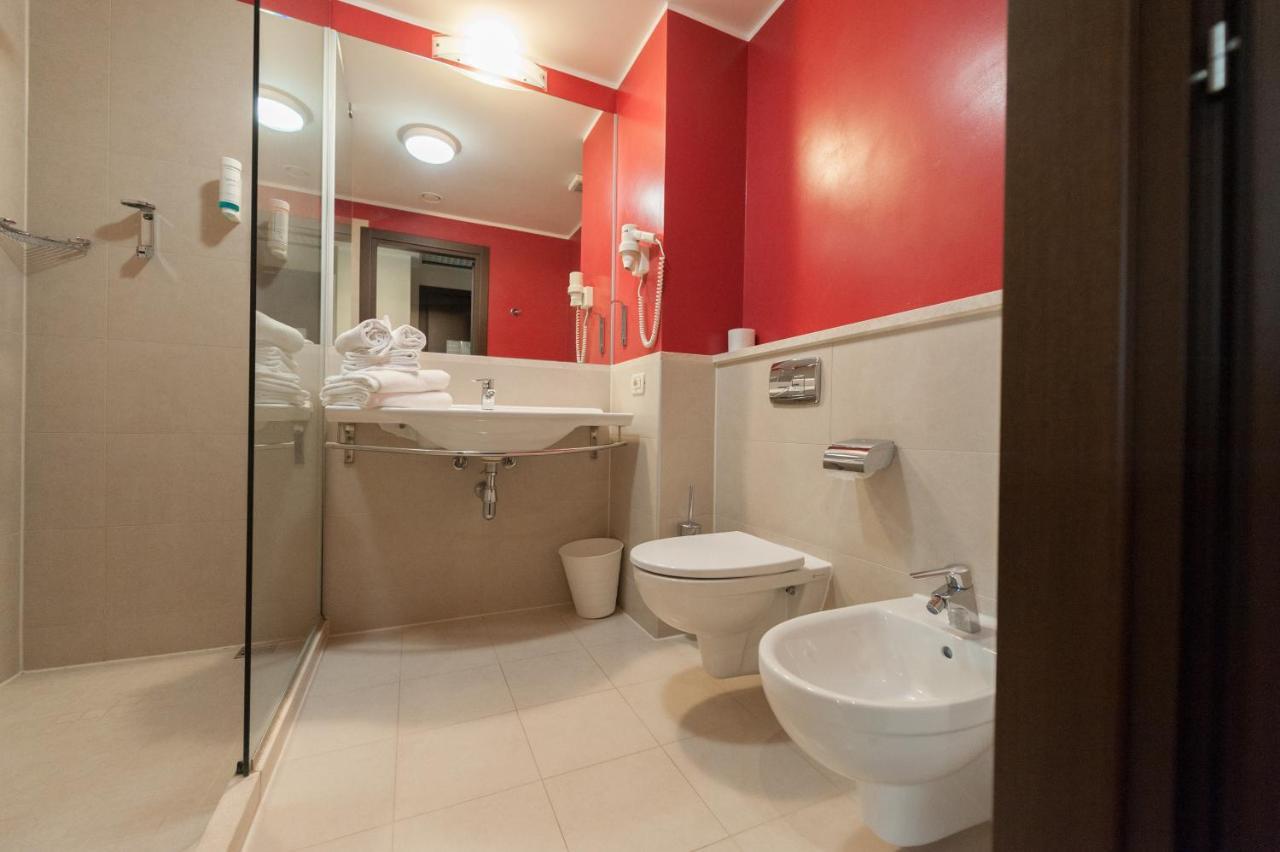 Kona Hotel Verona By Kleos Group Collection เนกรา ภายนอก รูปภาพ