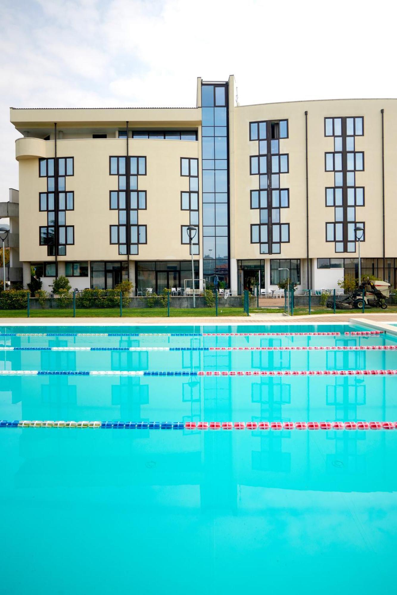 Kona Hotel Verona By Kleos Group Collection เนกรา ภายนอก รูปภาพ