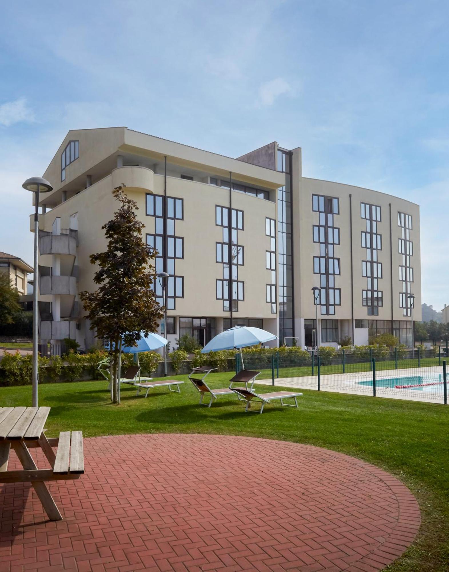 Kona Hotel Verona By Kleos Group Collection เนกรา ภายนอก รูปภาพ