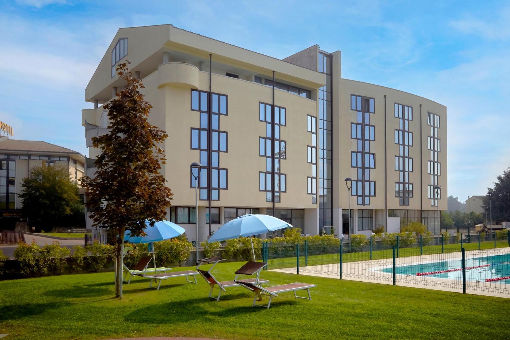 Kona Hotel Verona By Kleos Group Collection เนกรา ภายนอก รูปภาพ